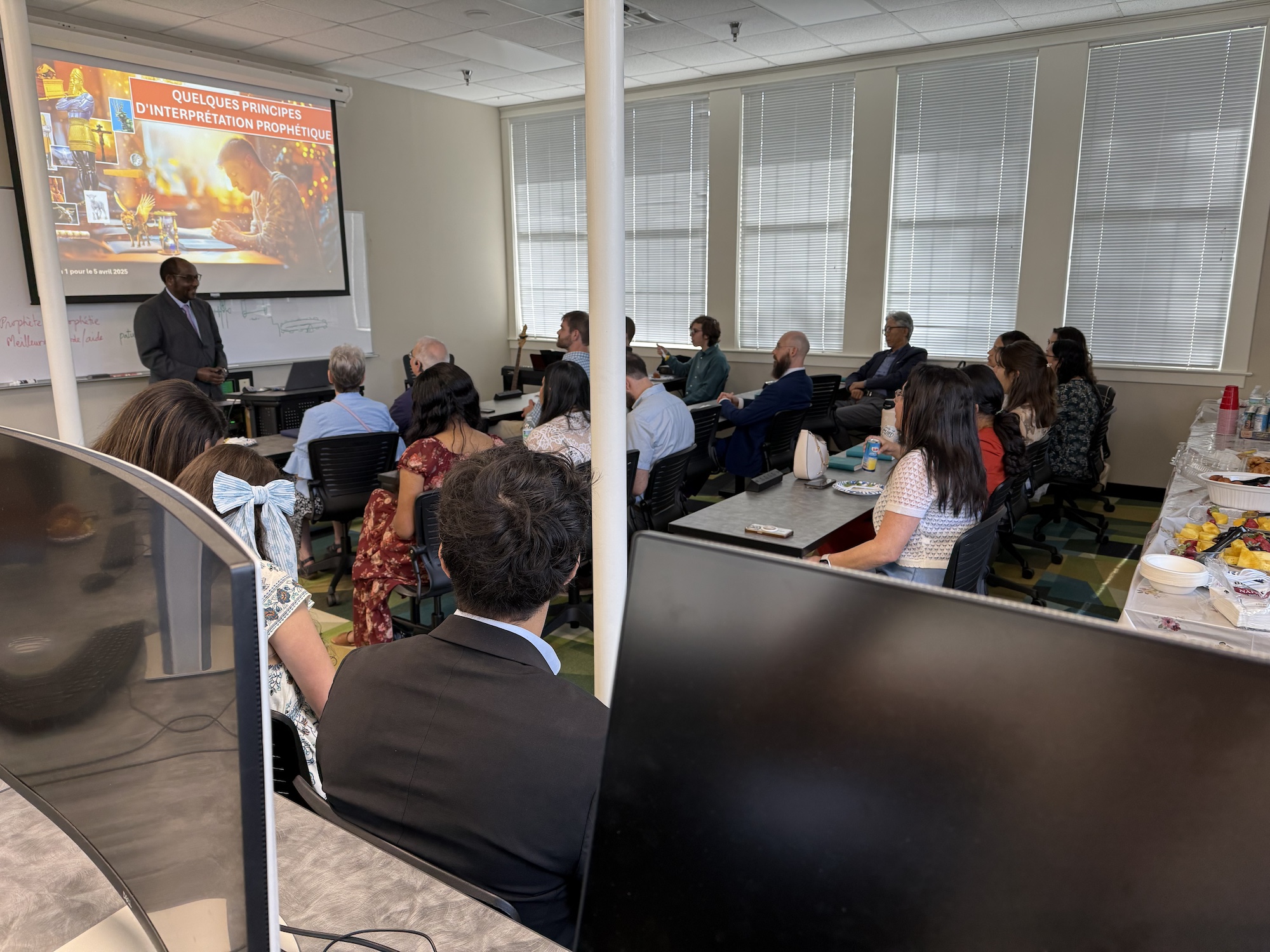 Praying before ending french sabbath school.